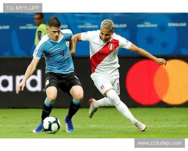 秘鲁队中场组织近期表现稳健，攻防转换效率持续提升