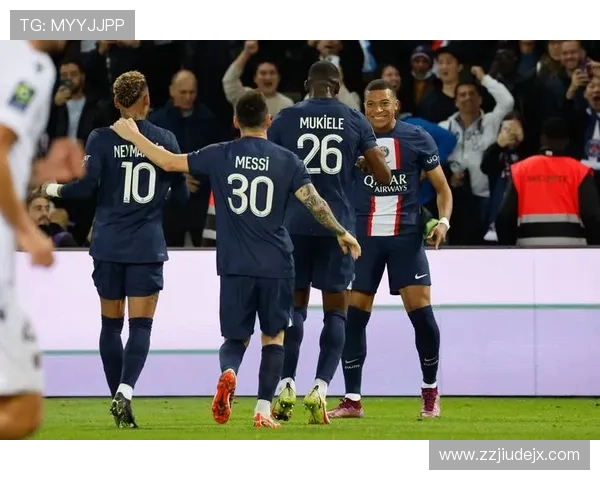 巴黎圣日耳曼内忧外患：战术失衡与更衣室矛盾动摇豪门根基