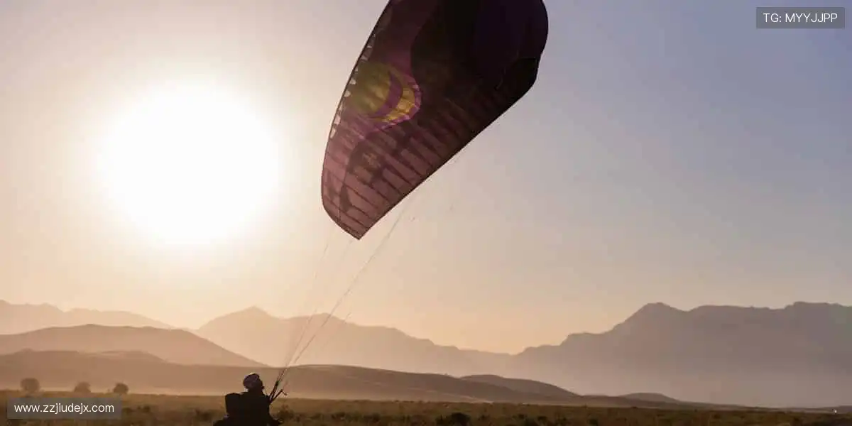 🎁 热爱永不缺席！官方正品周边，把偶像的力量穿在身上，握在手里！